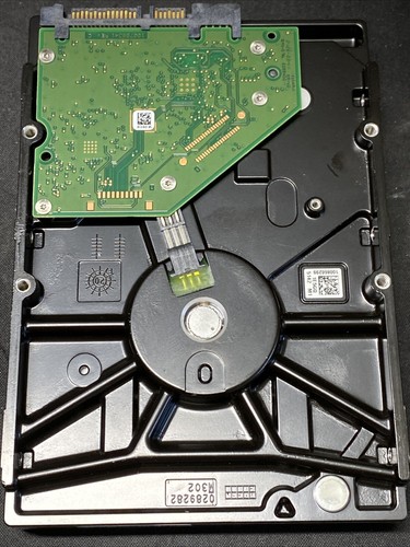 Not Working Seagate IronWolf ST4000VN008 4TB 5900RPM SATA3 64MB Hard Drive 3.5" - Picture 2 of 2
