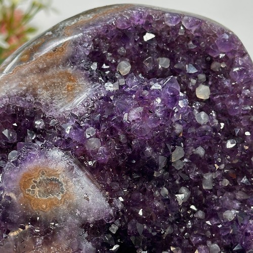 Beautiful Amethyst Stone Geode with Calcite Crystal Inclusiones. AWS0474 - Photo 3 sur 8