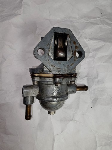 Fuel Pump With Gasket - LADA Niva 1600 / 2121 and 2101 - 2107 - Picture 3 of 5