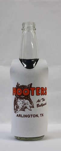 Hooters Bottle Koozie White "A Delightfully Double Decade" Arlington, Tx -NWOT - Picture 1 of 5