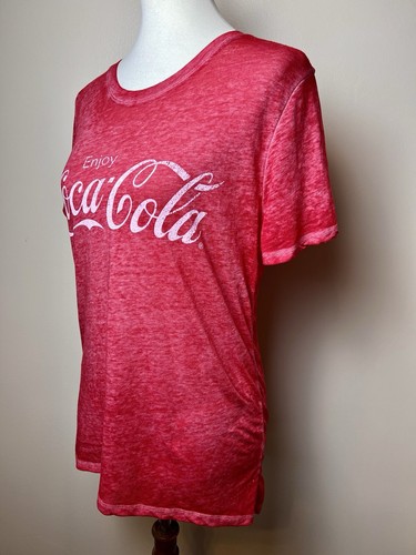 Classic Coca-Cola Women’s Large Red Thin Graphic T-shirt - Picture 4 of 7