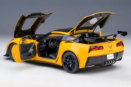 71278 1:18 Scale Chevrolet Corvette C7 ZR1 Corvette Racing Yellow Tintcoat - Afbeelding 1 van 10