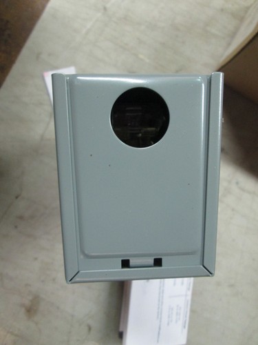 Allen-Bradley Bulletin 836 Pressure Control Cat: 836-C7A ADJ Range: 4-150(NIB) - Picture 4 of 5