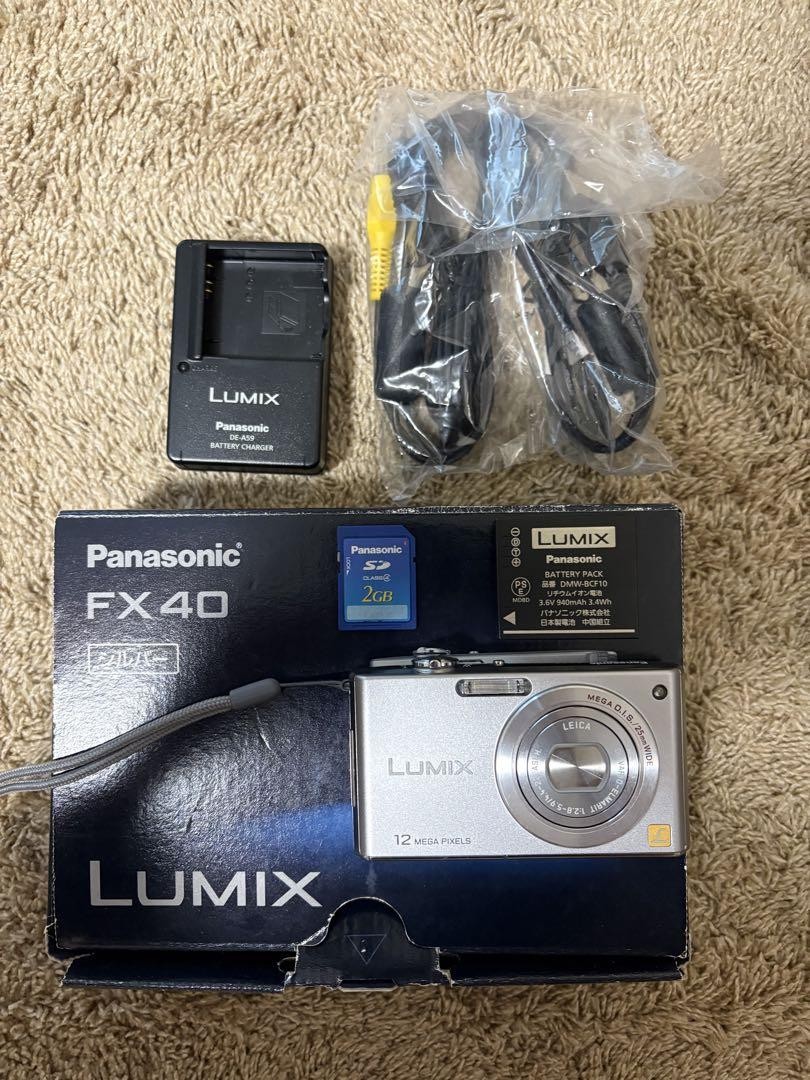 Panasonic LUMIX FX40 シルバー 12MP Panasonic Lumix FX40 Silver Digital Camera Used Clean