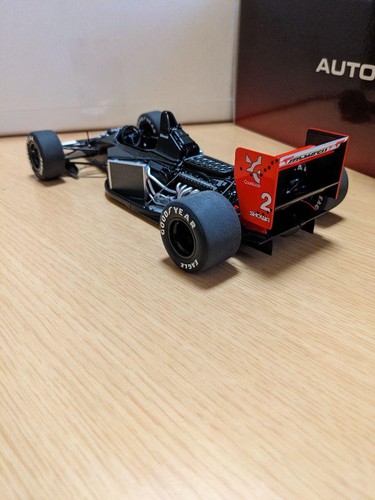 AutoArt 1/18 McLaren Honda MP4/6 Gerhard Berger Japan GP Model Car - Picture 6 of 12