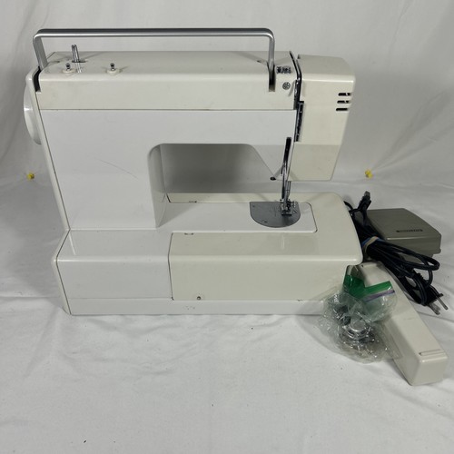 Vintage Necchi Modell 575FA Nähmaschine mit Fußpedal FUNKTIONIERT - Bild 9 von 13