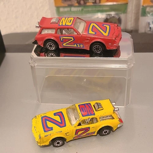 Lot of 2 Vintage Kenner Chevy Camaro Estate Chevrolet Red Yellow 1983  1:64