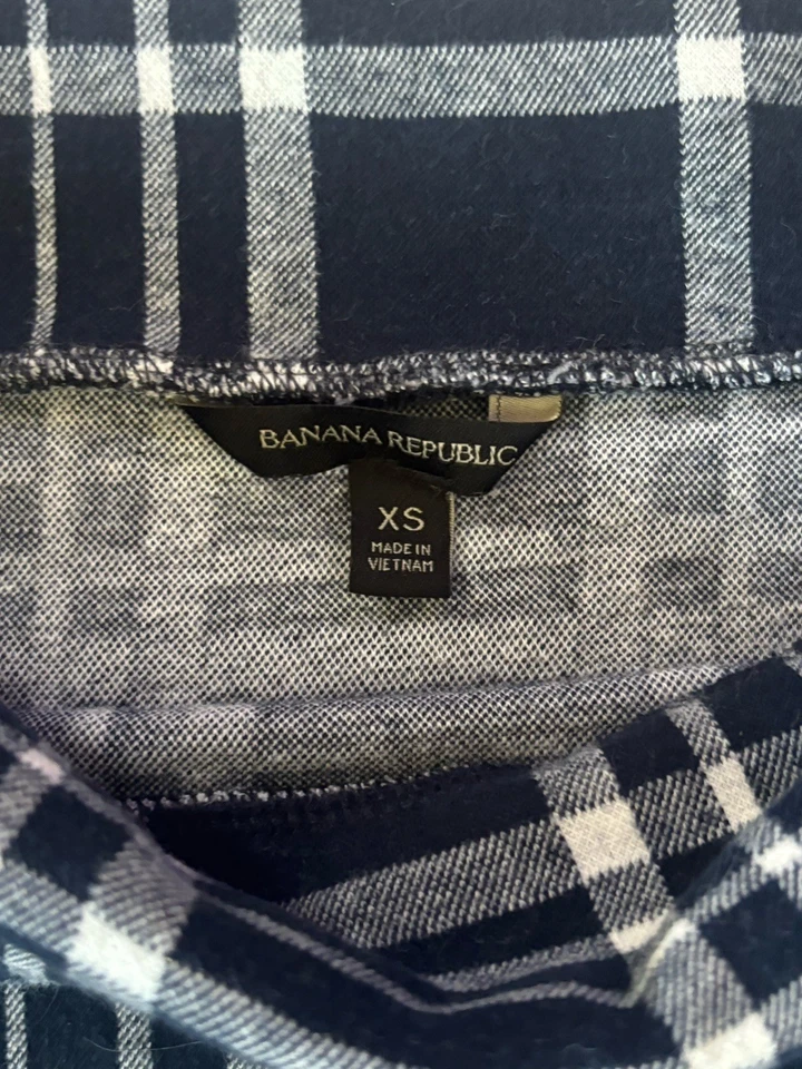 Top Plegable Fuera del Hombro Banana Republic XS Azul Marino Cuadros Preppy Retro Academia Foto 3 de 4