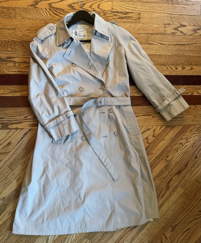 Barely-used Women’s London Fog Khaki Trench Rain Coat - 14 Regular! Large