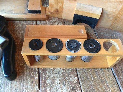 ANTIQUE ERNST LEITZ WETZLER MICROSCOPE WITH EXTRAS - Picture 6 of 10