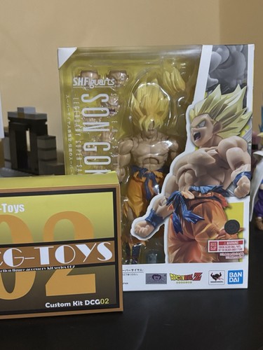 SHFiguarts Legendary Super Saiyan Goku with DCG Toys Kit HeadSculpts. GEBRAUCHT - Bild 3 von 4