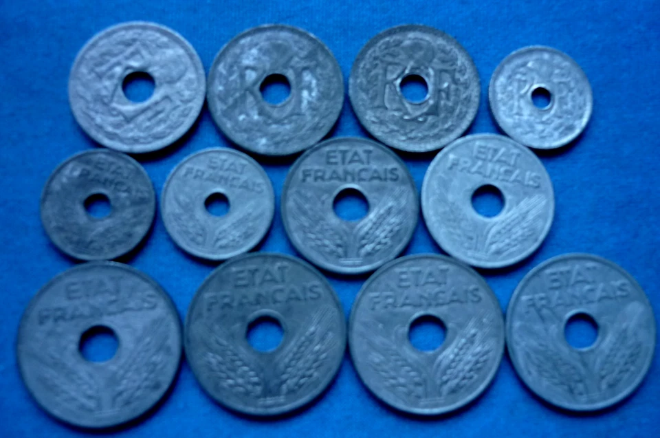 10 et 20 CENTIMES. ZINC. 1941 à 1945. Lot de 12 pièces, voir détail !!! - Photo 2/3