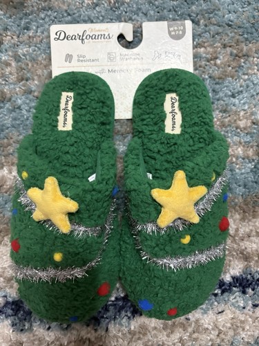 NWT Dearfoams Green Christmas Tree Slippers, Memory Foam, Men’s 7-8 Women’s 9-10 - Picture 1 of 4
