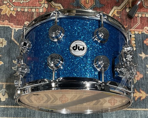 DW 8" x 14" Collector's Series Purplecore/Maple Shell Snare Drum - Blue Glass - Picture 3 of 11