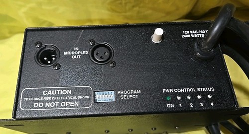 PACK ATENUADOR PROGRAMABLE MICROPLEX 4 CANALES DOBLE SCR Leviton ND 5000 USADO - Imagen 10 de 11