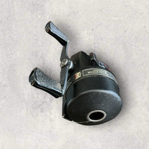 Shimano "102 PLUS" Closed Face Spincast Reel-Adjustable & "Fightin' Drag"-Japan - Picture 5 of 6