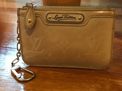 LOUIS VUITTON ベージュ ケース Authentic Louis Vuitton key pouch / key holder Vernis Dune (cream
