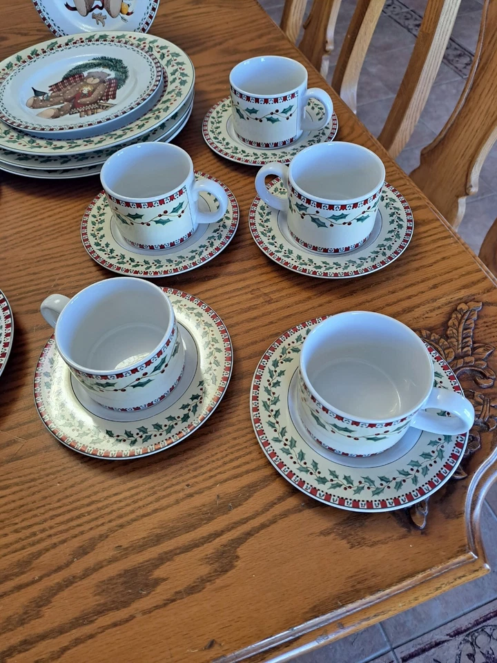 Debbie Mumm Vintage Christmas Bears 39 Pieces Dinnerware Grouping Sakura  1998 - Image 2 of 4