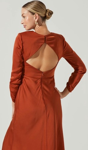 Neu ASTR The Label Gracie langärmeliges Ausschnitt Satin Midi Kleid - Bild 5 von 5