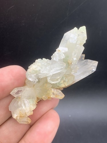 265 Carats Lustrous Chlorine Quartz Specimen. - Picture 7 of 12