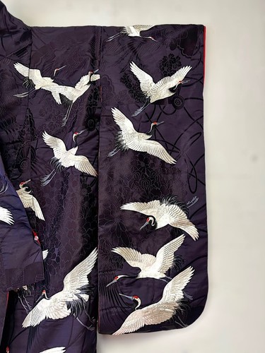 Stunning embroidered Kimono with flying Cranes design! Early 20th c ZE81 - Picture 3 of 11