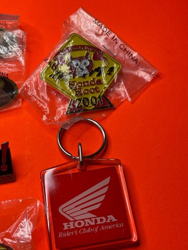 LOTE DE 14 HONDA RIDERS CLUB (PARCHE/PINS/PEGATINA) - Imagen 4 de 5