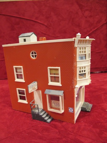 N & HO SCALE HOTEL, STORE ,OFFICE, HOUSE , ACCESSORYS EXTRAVAGANZA2~LOT38 - Picture 8 of 13