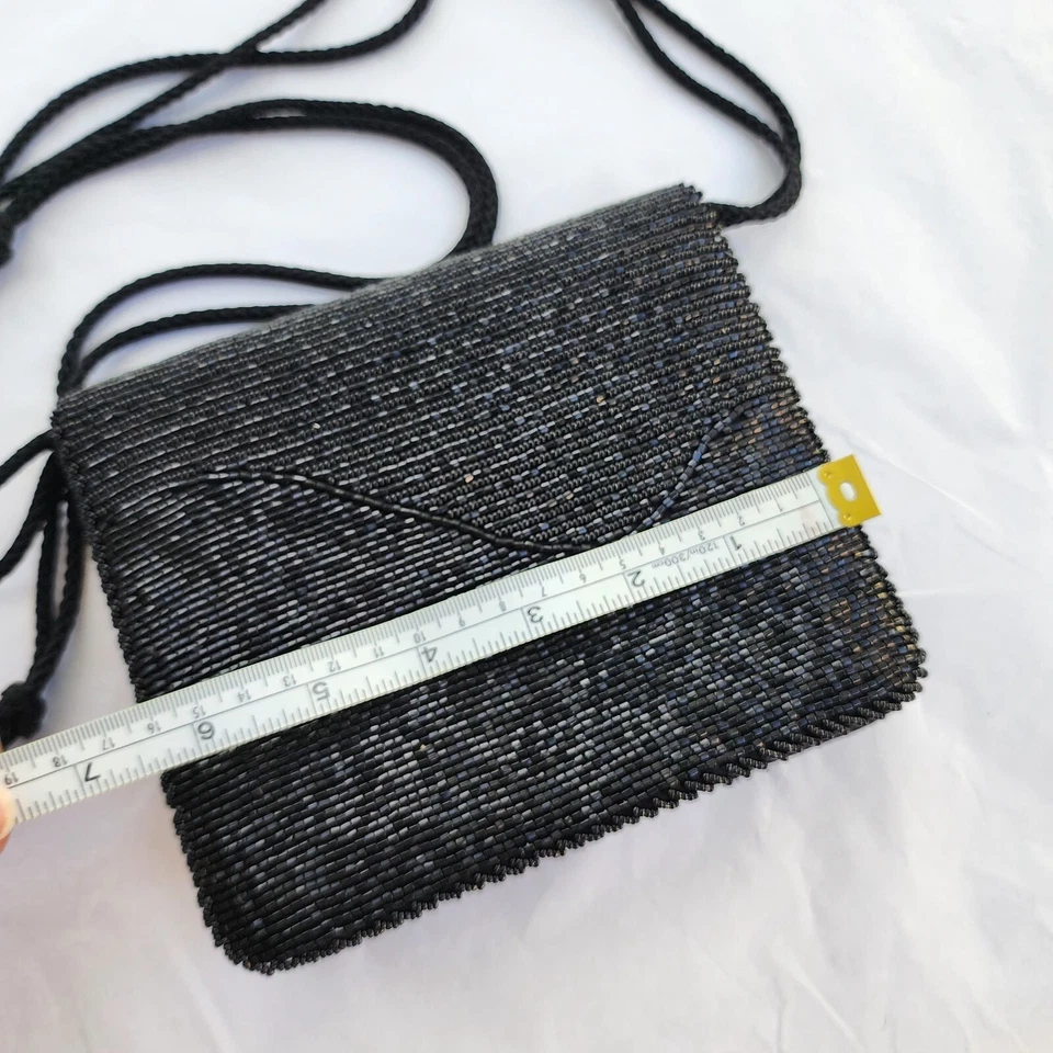 Bolso sin asas de hombro con cuentas Diane Von Furstenberg negro satinado vintage Foto 3 de 4