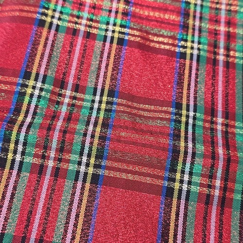 Set Of 4 Cloth Shimery Christmas Tartan Napkins Red Gold Green - Picture 5 of 6