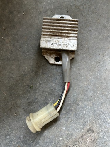 1992-93 Yamaha YFB250 250 Timberwolf YFM200 Moto 4 Regulator 3GC-81960-00 WM14A - Picture 2 of 6