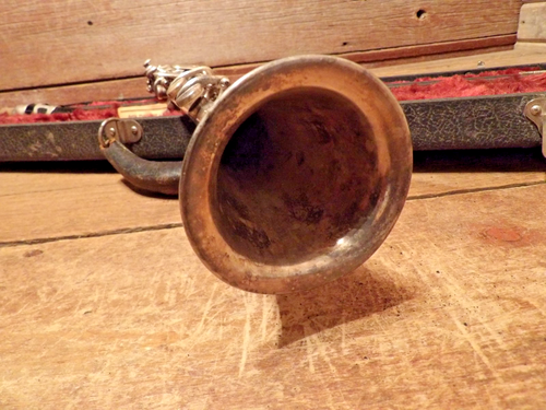VINTAGE CAVALIER SILVER METAL CLARINET WITH CASE ELKHART IND. USA - Picture 18 of 21