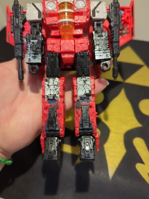 トランスフォーマー　シージ　レッドウイング　WFC GS02 Transformers Generations Selects Voyager Red Wing Decepticon