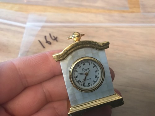 Miniature Quartz clocks and other makes. Over 100 clocks - Foto 320 di 470