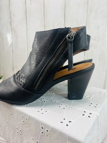 Cp By Dressbarn 9M Slip On Block Heels Ankle Open Toe Black boots Zipper Closure - Picture 2 of 13