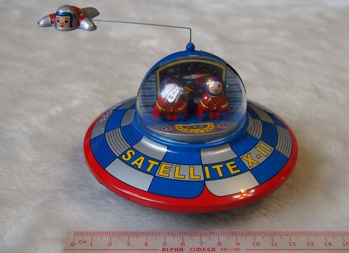 wind up tinplate toy UFO SATELLITE X-II SPACE SHIP saucer antique classic - Picture 6 of 13