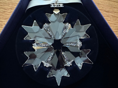 SWAROVSKI ANNUAL EDITION ORNAMENT 2018 SNOWFLAKE STAR CRYSTAL