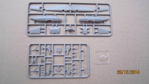 Amodel 1467-01 - 1/144 L-410M/MU Turbolet Aircraft, plastic model kit - Picture 3 of 12