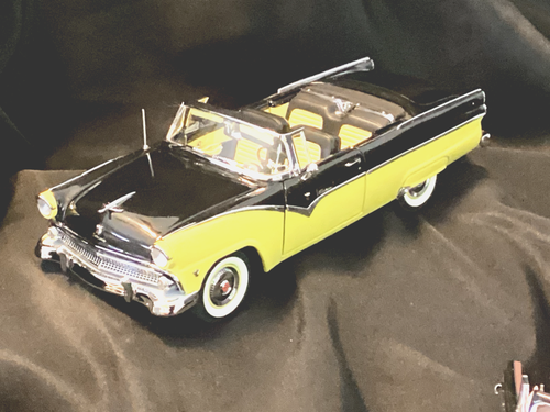 Danbury Mint 1955 Ford Fairlane Sunliner Convertible 1:24 Scale Inv. #0037 - Picture 1 of 4