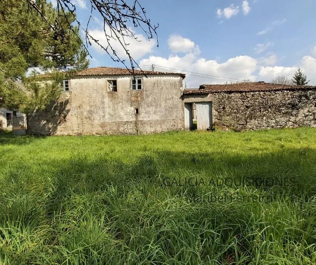Rural property in Galicia / Spain - country house to restore and 1200+m2 of land Rural property in Galicia / Spain - country house to restore and 1200+m2 of land