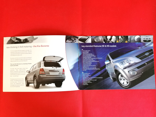 Folleto de ventas de KIA SORENTO 2003 - 2,5 CRDi, 3,5 V6m XE, XS, colores - excelente - Imagen 3 de 11