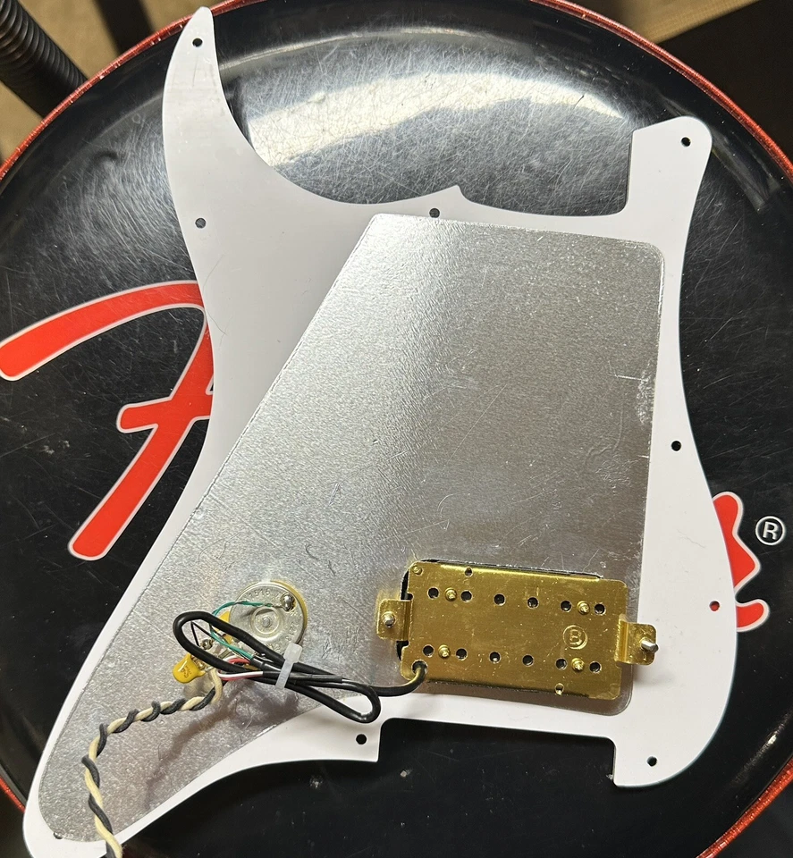 Tom Delonge Import Invader EE. UU. Especificación Electrónica 11 Agujeros 3 Capas Perloide Foto 2 de 3