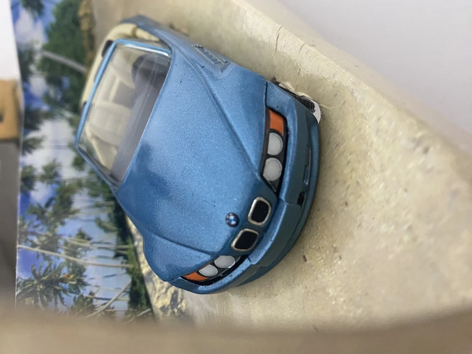 Corgi James Bond 007 Goldeneye BMW Z3 Roadster Model With Accessories 2001 04901 - Image 4 of 4