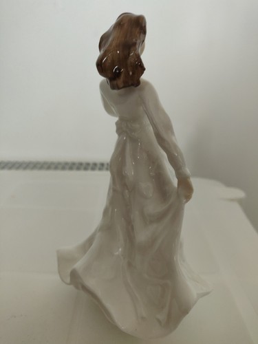 Vintage Royal Doulton "LOVING THOUGHTS" BONE CHINA HN 3948 Jahr 1997 - Bild 4 von 10