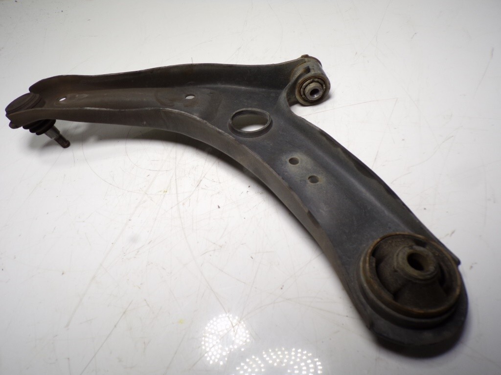 54501C8000 FRONT RIGHT LOWER SUSPENSION ARM / 17282317 FOR HYUNDAI I20