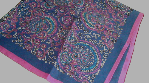 Bufanda Miel 100% Seda 31"x31" Dobladillo Enrollado Baya Azul Marino Dorado Geo Flora WT Sin Fl - Imagen 1 de 7