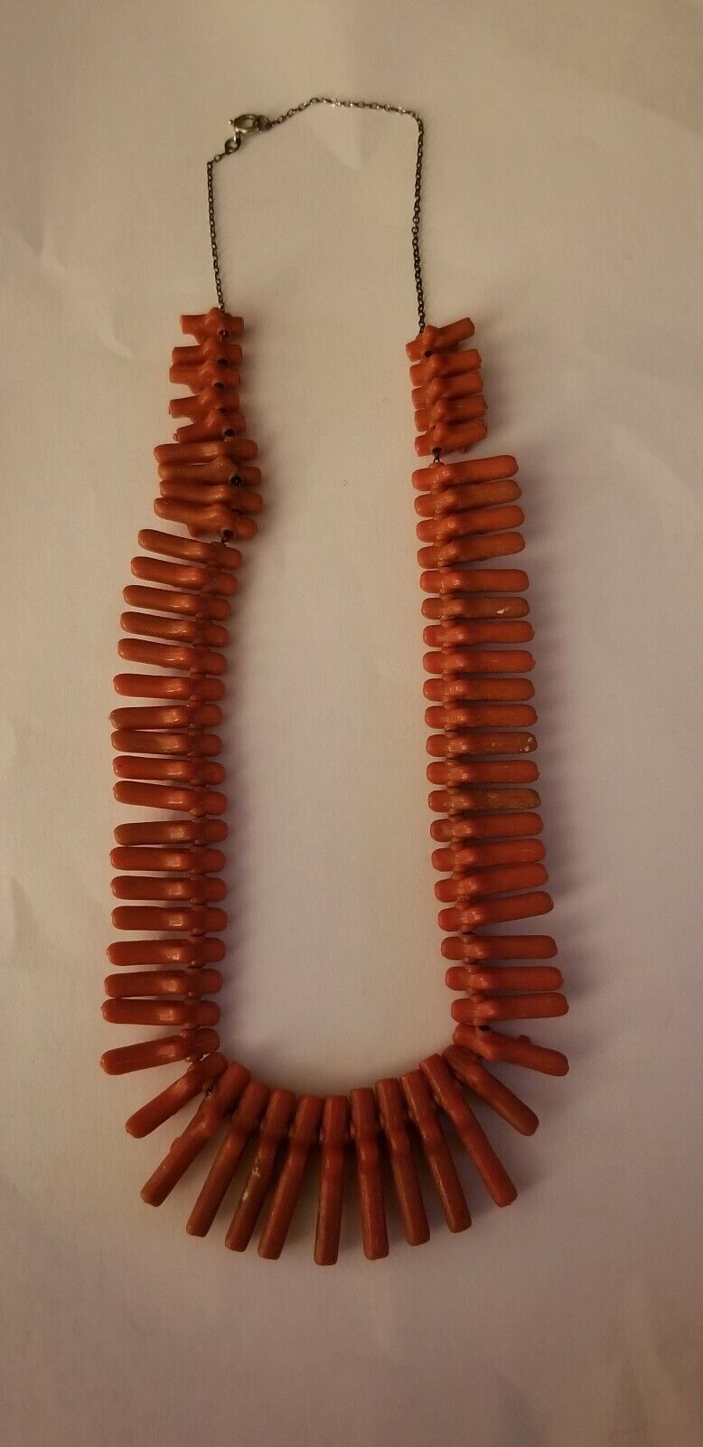 VINTAGE 14K GOLD CHAIN WITH FAUX ACRYLIC GRADUATED CORAL BRANCHES Nowe, klasyczne popularne