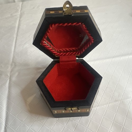 VTG Handmade Wood Inlay Taracea Marquetry Hexagon Shape Box ,Spain Red Read - Picture 5 of 16