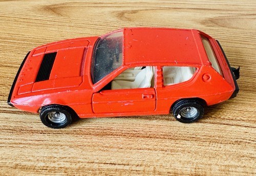 Vintage Corgi #315: Lotus Elite in Red, Whizzwheels Diecast Car 1/36, UK 1976 - Picture 2 of 7