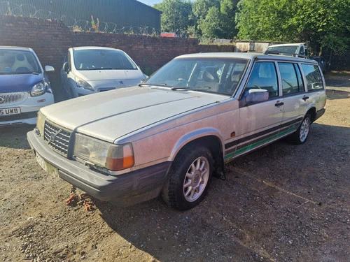 1993 VOLVO 940 Highlander. Spares or repairs. Barn find. Project. 1 owner - Picture 1 of 13