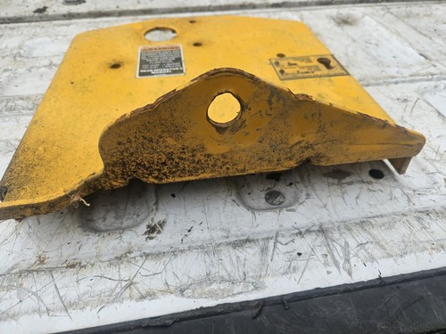 Cub Cadet Rear Hitch Plate 3235 3240 3100 3200 3185 3184 3165 - Picture 2 of 3